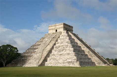 Omo-Temple: An Epic Journey Through Ancient Mayan Mysteries!