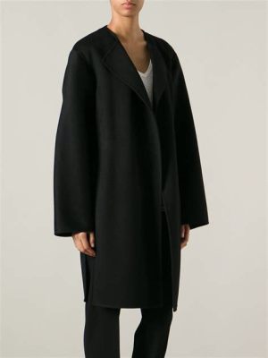 jil sander コート とともに、都市の風景を再解釈する